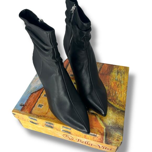Bella Vita Black Leather Ankle Boots - Picture 6 of 7